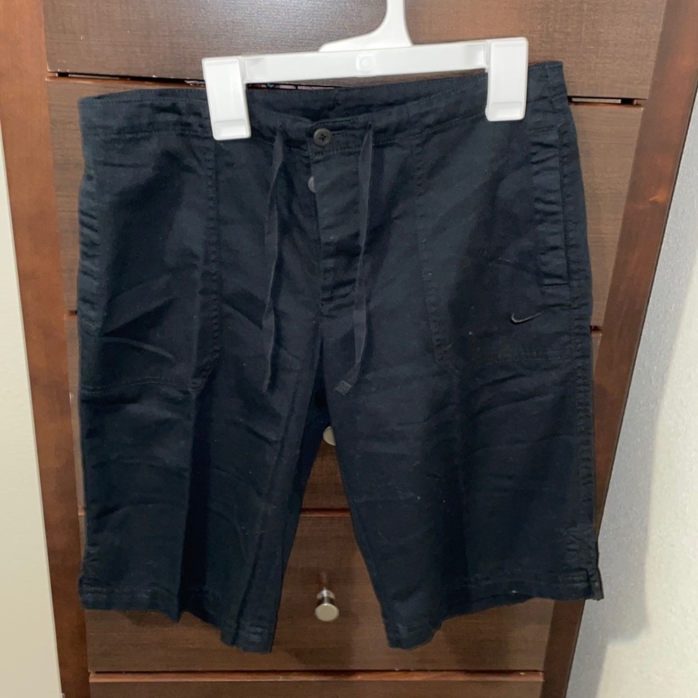Nike the athletic dept. Women’s black cargo shorts. S 4-6
